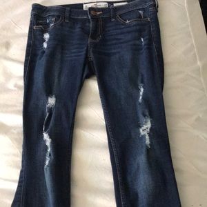 HOLLISTER DISTRESSED JEANS